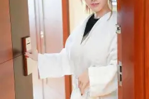 刘晓庆被指耍大牌现身河南万岁山和王婆同台全场冷脸拒讲话