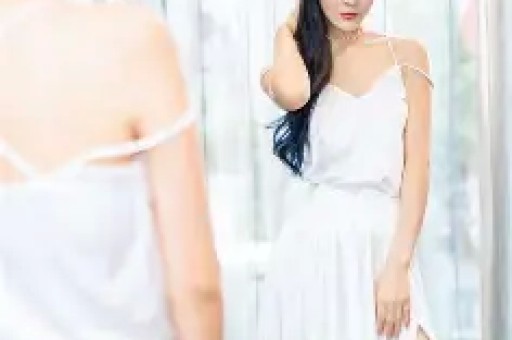 知名女网红翻车每天收入几万礼物却被曝光是AI生成的人物